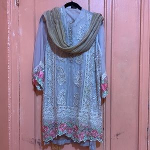 Pakistani 3 piece dress with dupatta and bottom.